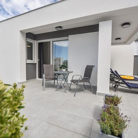 Pool Apartments & Rooms Mare Novalja Exterior foto