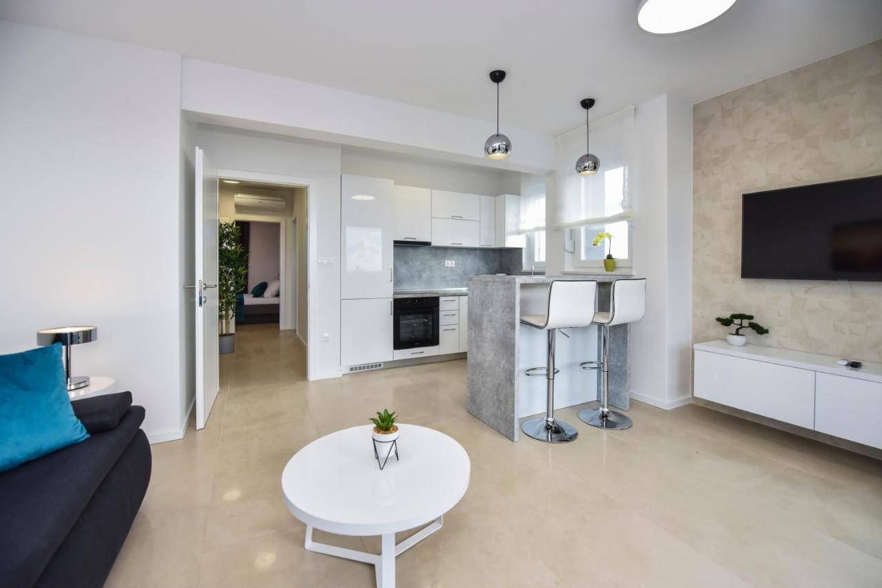 Pool Apartments & Rooms Mare Novalja Exterior foto