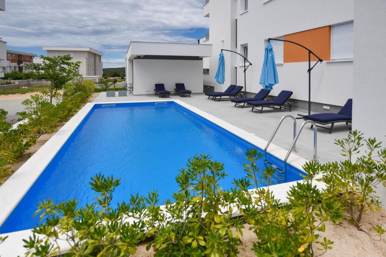 Pool Apartments & Rooms Mare Novalja Exterior foto