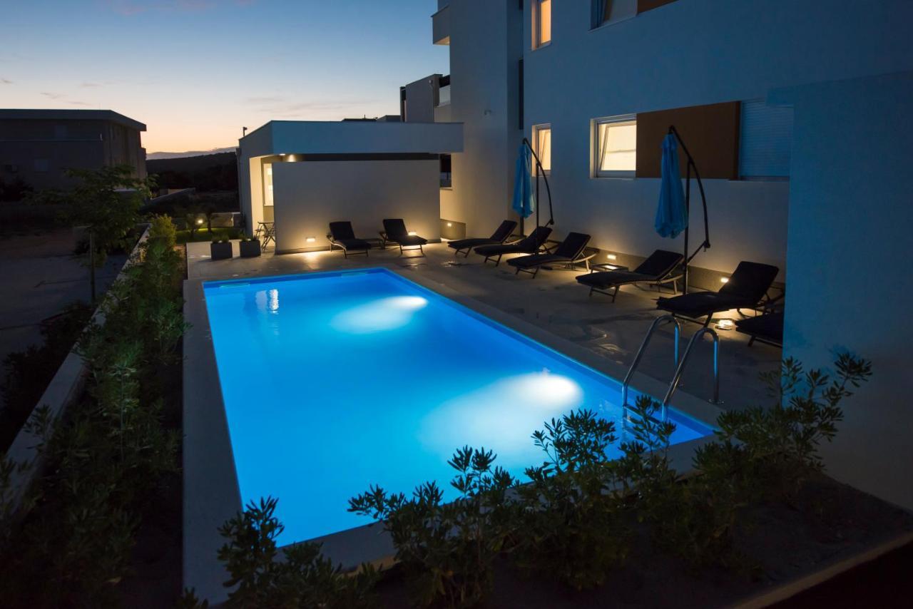 Pool Apartments & Rooms Mare Novalja Exterior foto
