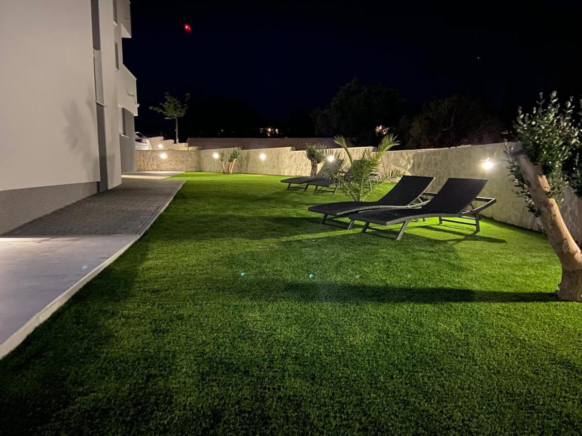 Pool Apartments & Rooms Mare Novalja Exterior foto