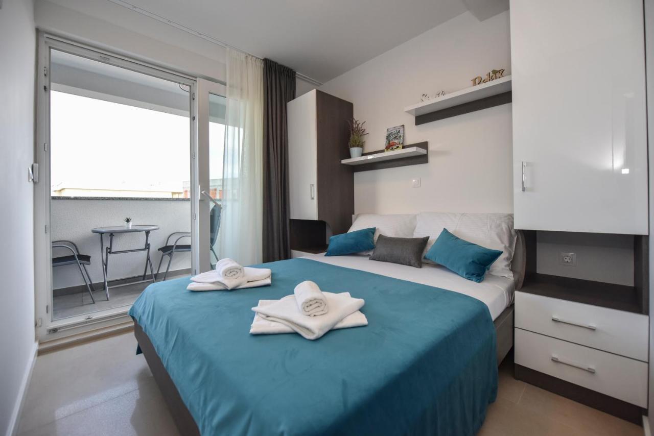 Pool Apartments & Rooms Mare Novalja Exterior foto